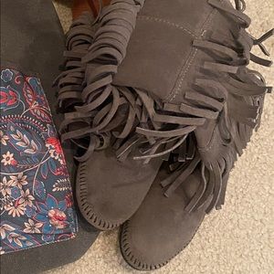MINNETONKA Moccasin 3layer Fringe Boot SIZE 7 GREY 12” height Soft Suede Leather